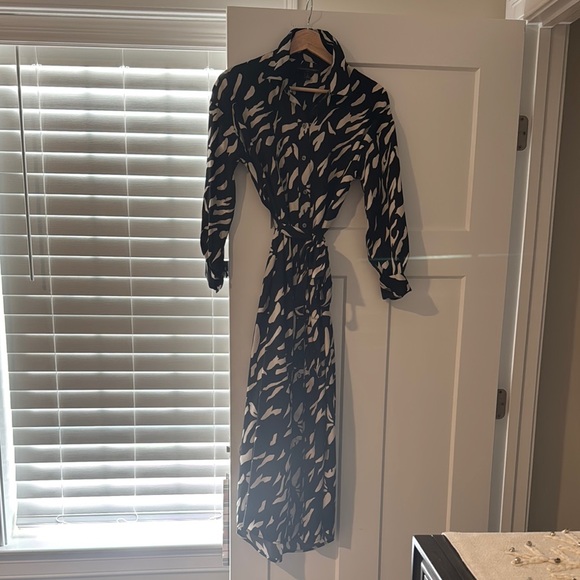 Black and White Patterned Women's Dress - Picture 1 of 3